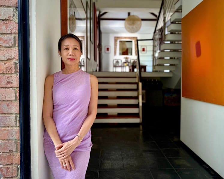 A radiologist who spotted tumours on her own scan now dances competitively after surviving ovarian cancer