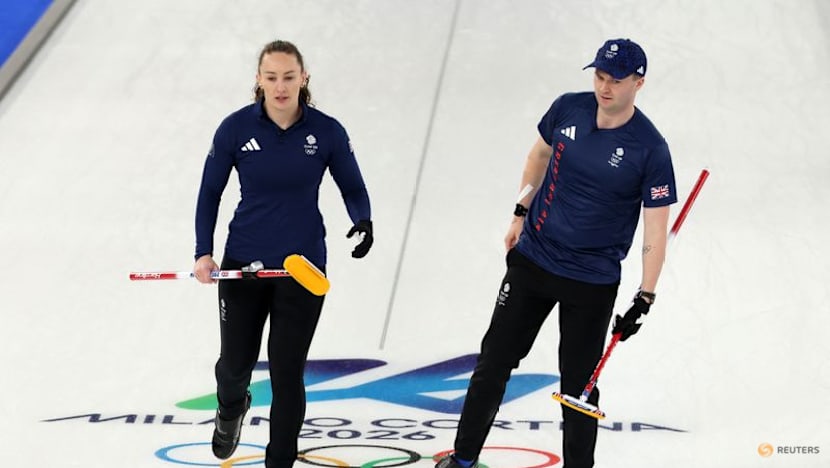 Curling-Britain's Dodds offers curling lessons to Formula One champion Norris