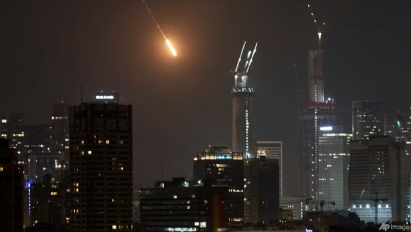 Israel, Iran lancar lebih banyak serangan; Israel dakwa ia akan lumpuhkan program nuklear Tehran