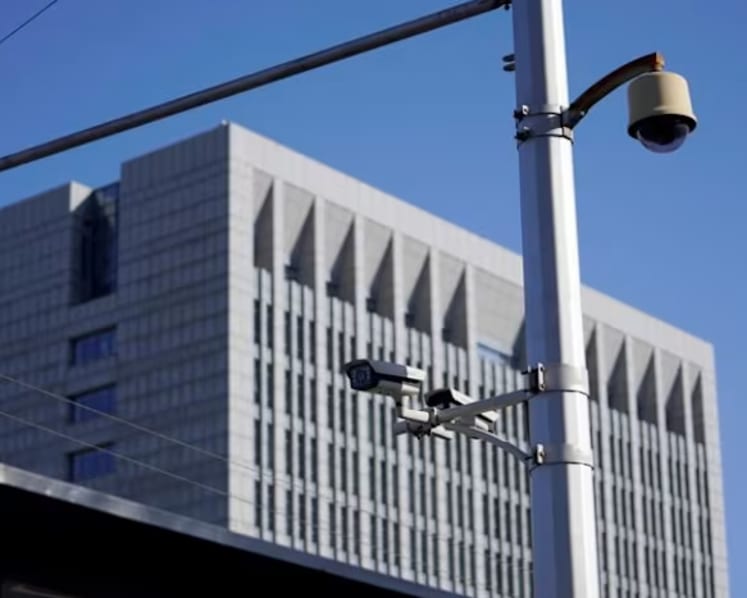 China investigates retired top media censor