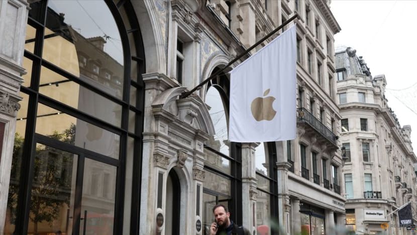 UK steps up scrutiny of Apple and Google over mobile platforms