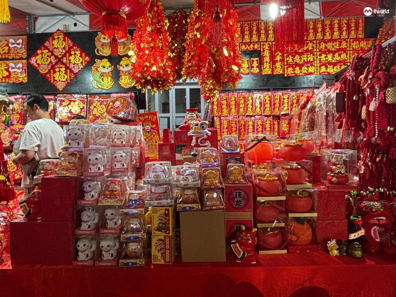 图集】牛车水新春亮灯年货市场热闹非凡- 8world