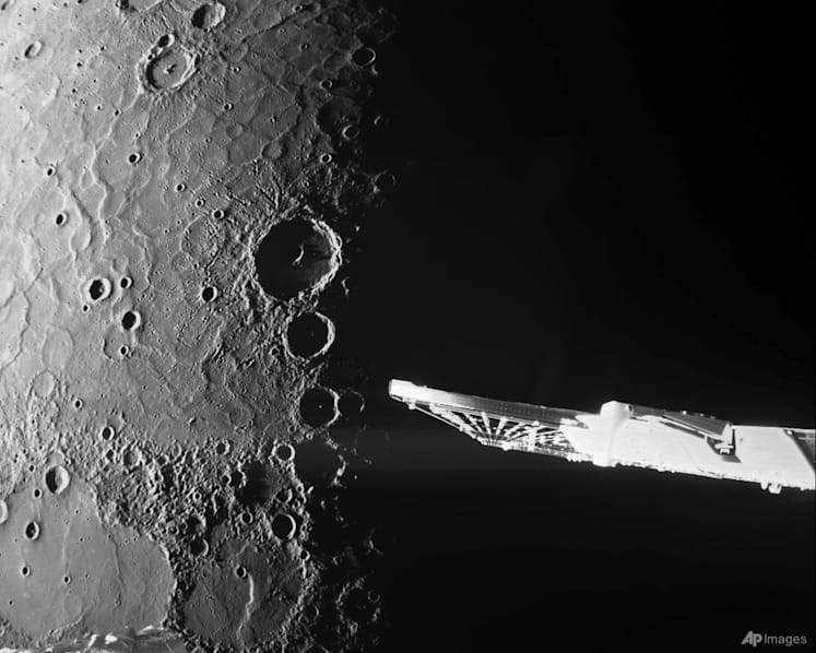 Spacecraft bound for Mercury begins 'tricky' arrival