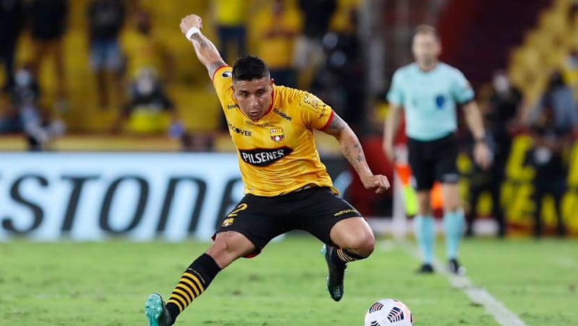 Ecuador international Pineida dies in attack, says club