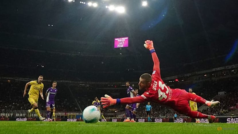 Leao double sends Milan top with 2-1 win over Fiorentina