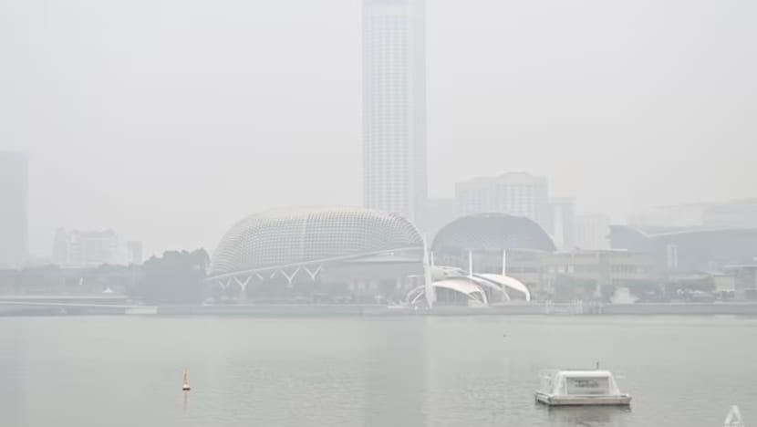 JEREBU RENTAS SEMPADAN: PM2.5 di barat SG melonjak ke paras sangat tinggi 288