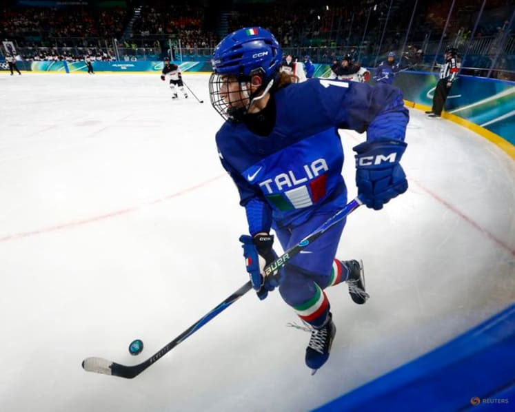 Ice hockey-Italy reach quarters, US and Canada stay unbeaten, Germany beat France in overtime