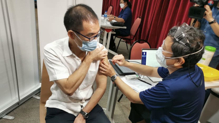 Healthcare institutions begin Sinopharm COVID-19 vaccination amid 'overwhelming' demand from public