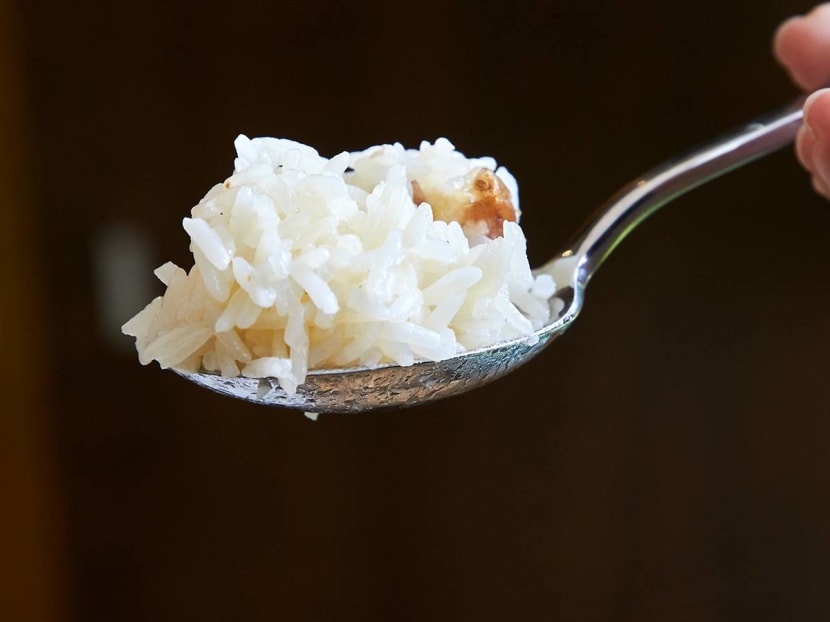 Thailand’s Go-Ang Pratunam Chicken Rice Vs Singapore's Hainanese Chicken Rice — Which Is Better? Thailand’s Go-Ang Pratunam Chicken Rice Vs Singapore's Hainanese Chicken Rice — Which Is Better?