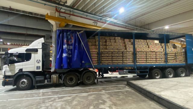 关卡重开后最大宗！入境罗厘内搜出12万支电子烟产品
