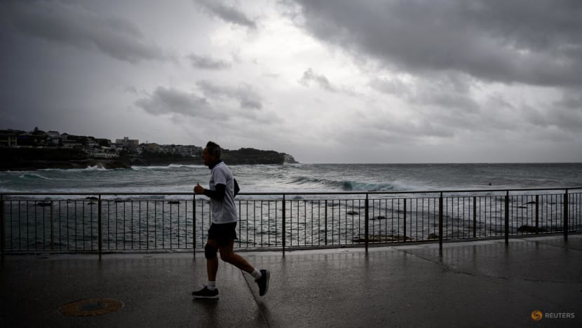 'Bomb cyclone' pummels Sydney with heavy rains, winds 'Bomb cyclone' pummels Sydney with heavy rains, winds