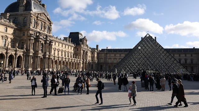 受员工罢工延长影响 卢浮宫关闭两天后部分重开