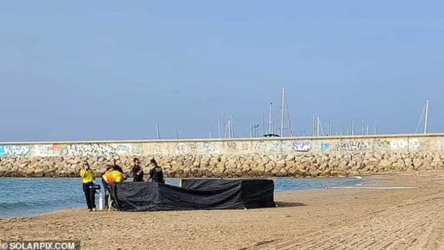 乍看以为是“洋娃娃” 西班牙海滩发现无头腐尸