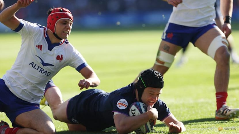 Scotland beat France 50-40 to keep Six Nations title race open