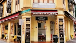 OLEH-OLEH TEMASEK: Bukan Sekadar Warung…