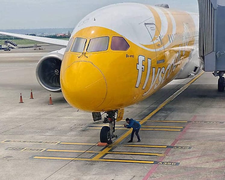 Scoot plane heading to Singapore from South Korea missing a wheel during stop in Taipei 