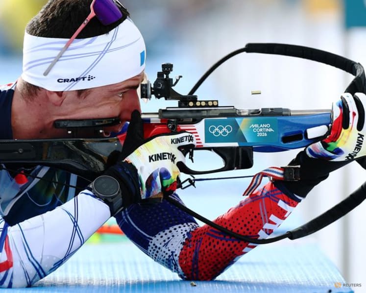 Biathlon-Fillon Maillet storms to gold for France in 'perfect race'