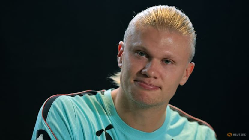 England's Kane dodges Haaland comparisons, plays down Golden Boot race