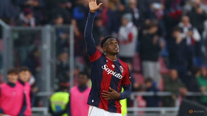 Napoli fall in Bologna as top of the table remains tight