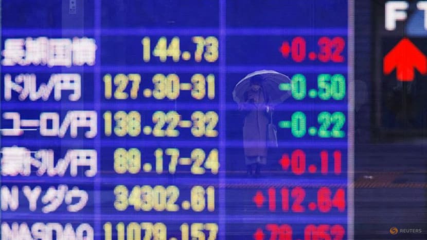 Foreign investors stand to gain from 'twist' in Japan's bond yield curve    