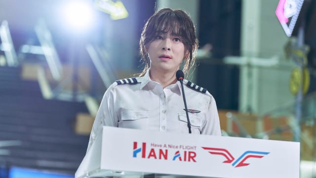“Pilot”　曹政奭女装扮相，骗得过你吗？