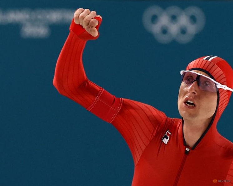 Speed skating-Norway's Eitrem crushes field to seize 5,000m crown