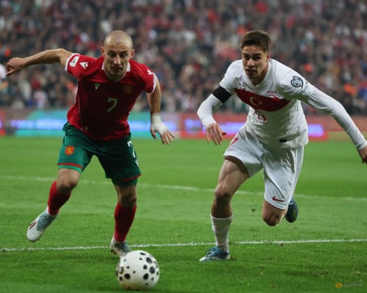 Turkey beat Bulgaria 2–0 to secure playoff place