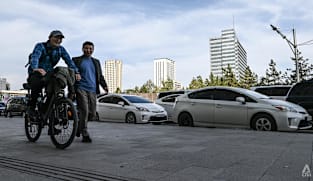 EVolusi Asia: Mengapa Mongolia jadi 'tempat pembuangan' mobil hybrid bekas dari Jepang