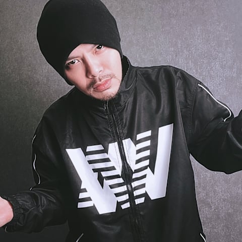 谢侑芯骨灰将返台，黄明志发全黑图