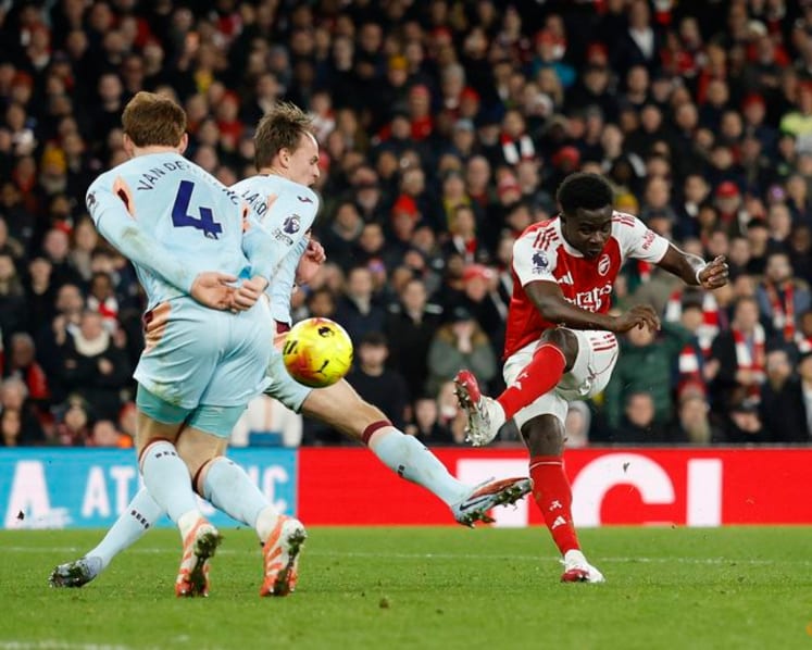 Arsenal go five points clear, Villa roar back at Brighton to go third