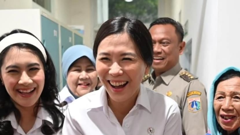 Wamen Veronica: Istri berhak menolak suami, jangan banyak anak jika ingin banyak duit