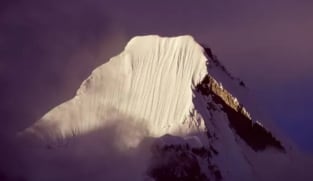 2 pendaki maut di Gunung Lhotse, Himalaya