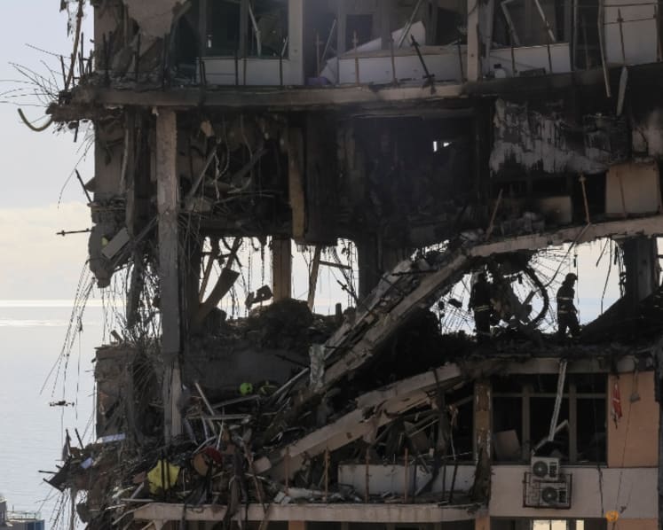 Russian attacks kill six, injure dozens in Ukraine, Moscow says it hits ships, plants