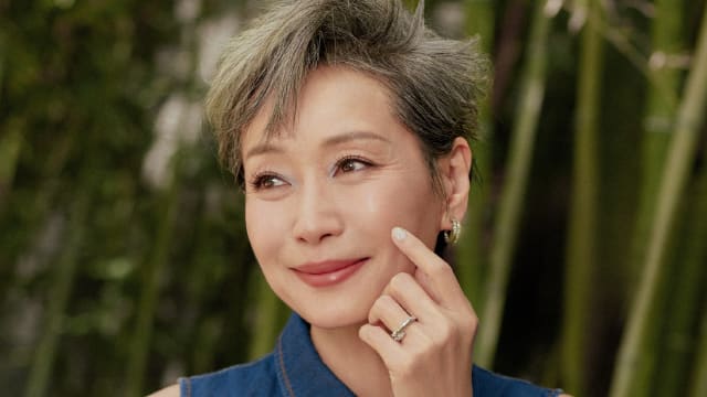 “叶童被拽下车”登微博热搜，她亲自还原真相：眼睛看到的不是全貌