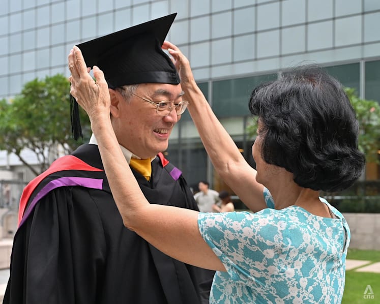 ‘Completely lost’: 71-year-old grandfather graduates from SUSS with multiple distinctions after initial struggles