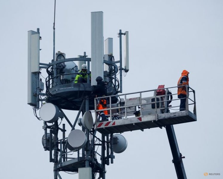 European telcos may get more time to phase out high-risk suppliers under EU proposal
