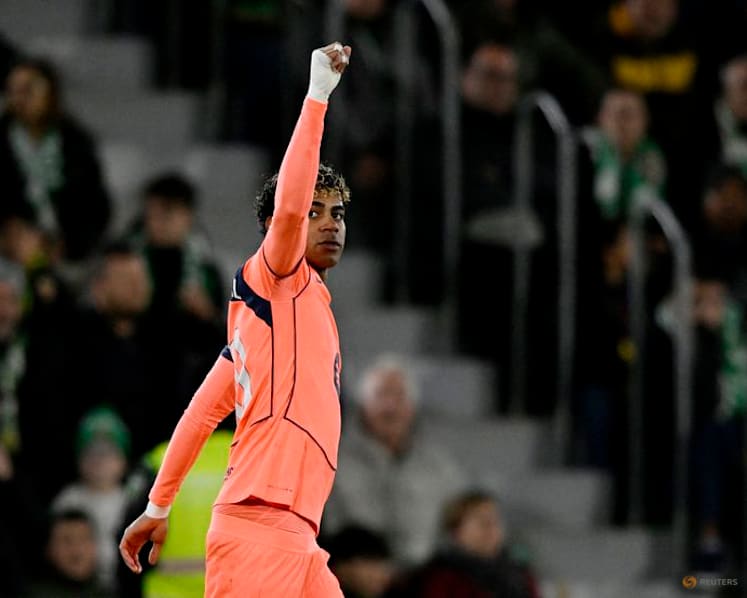 Yamal guides Barcelona to 3-1 win at Elche