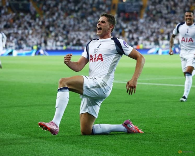 Spending spree shows Tottenham ambition, says Van de Ven