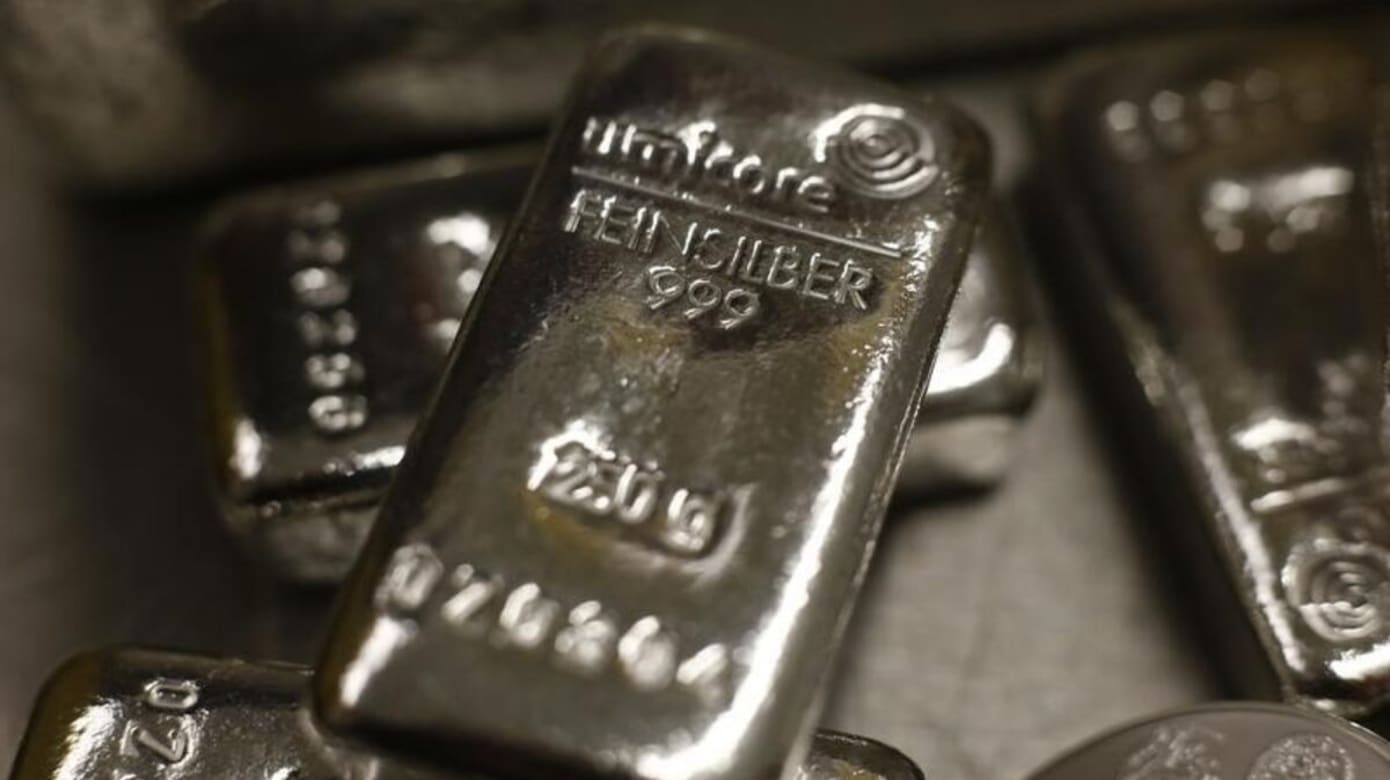 白银价格再创新高 今年涨幅近翻倍