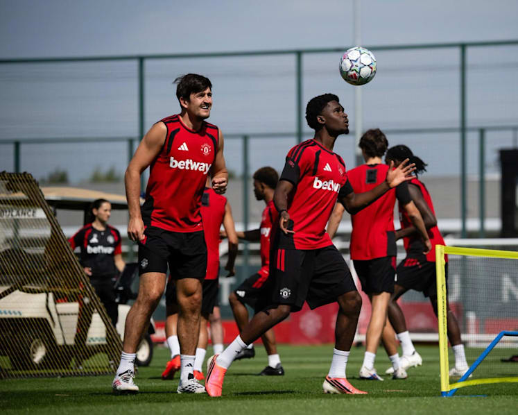 Man Utd sign reported record £20 million sponsorship deal for training kit