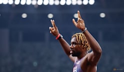 Lyles makes smooth start to 200m bid