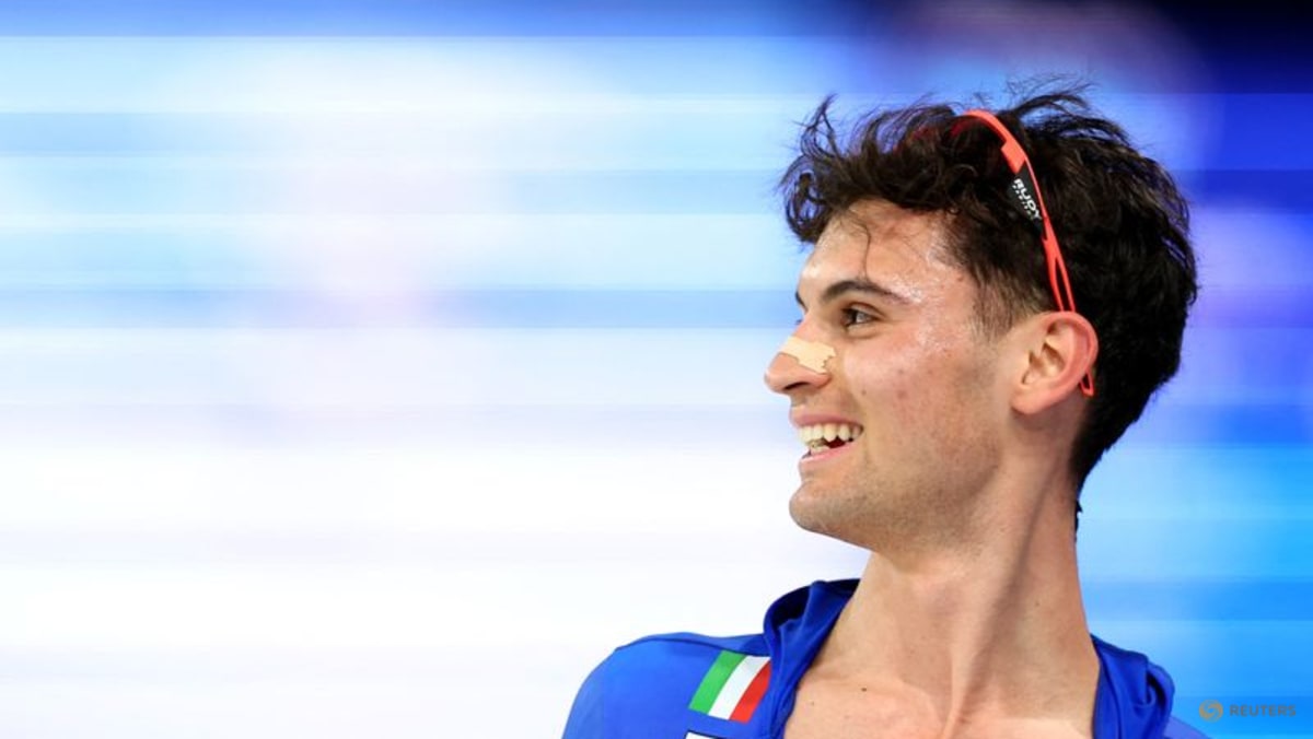 Speed skating-Lorello hails Italian crowd as Olympic hosts shine on Sunday