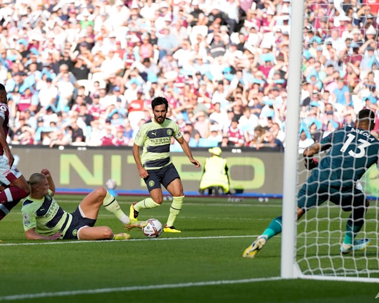 StarHub says 'not tuned to react to sudden surge of users', after weekend Premier League broadcast issues
