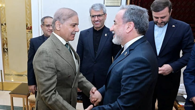 US-Iran peace hopes fade despite foreign minister's diplomatic push