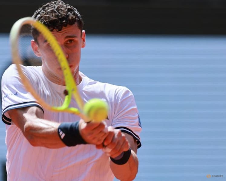 Sinner struggles with illness, low energy as Cerundolo shocks French Open favourite in second round