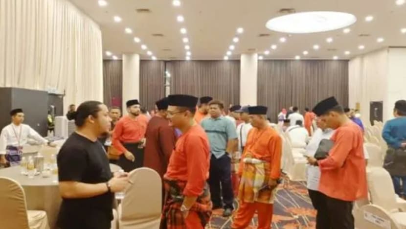 Pemilihan UMNO Bahagian Johor Bahru ditangguh selepas berlaku pertambahan bilangan kertas undi Pemilihan UMNO Bahagian Johor Bahru ditangguh selepas berlaku pertambahan bilangan kertas undi