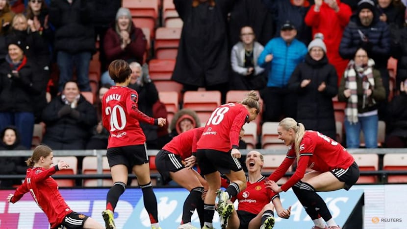 Man United beat London City, Man City stay top of WSL