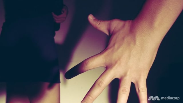 老婆身旁熟睡 男子斗胆非礼同床继女被判监打鞭