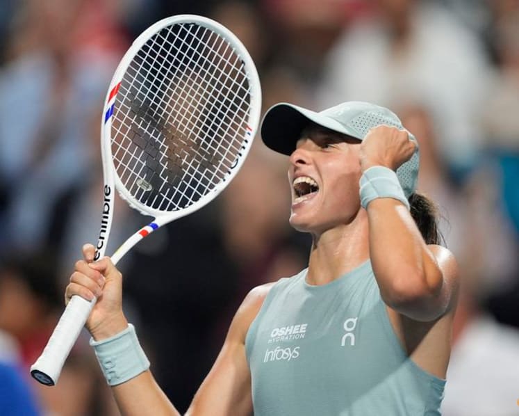 Swiatek reaches her first final of season at Canadian Open