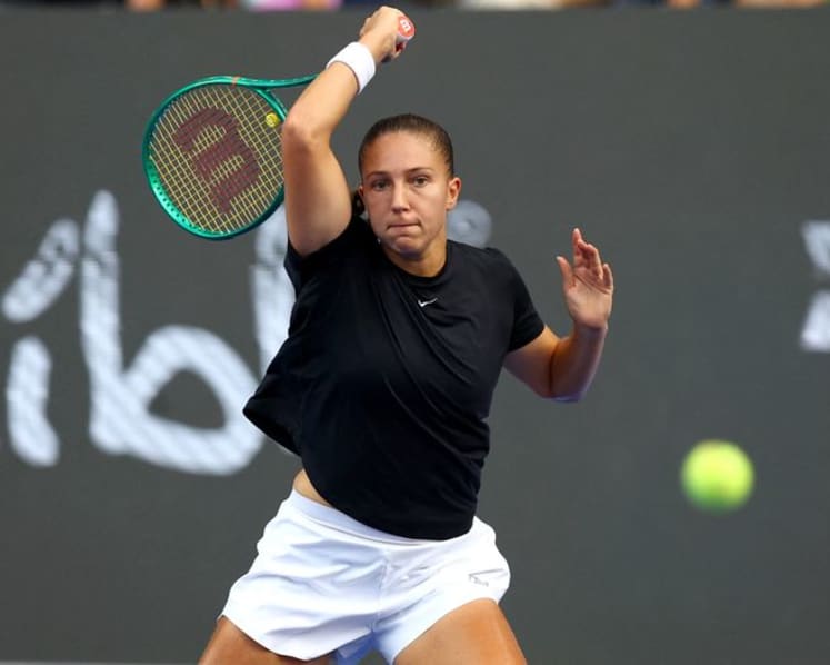 Parry defeats Mertens in Monterrey to claim maiden WTA singles title